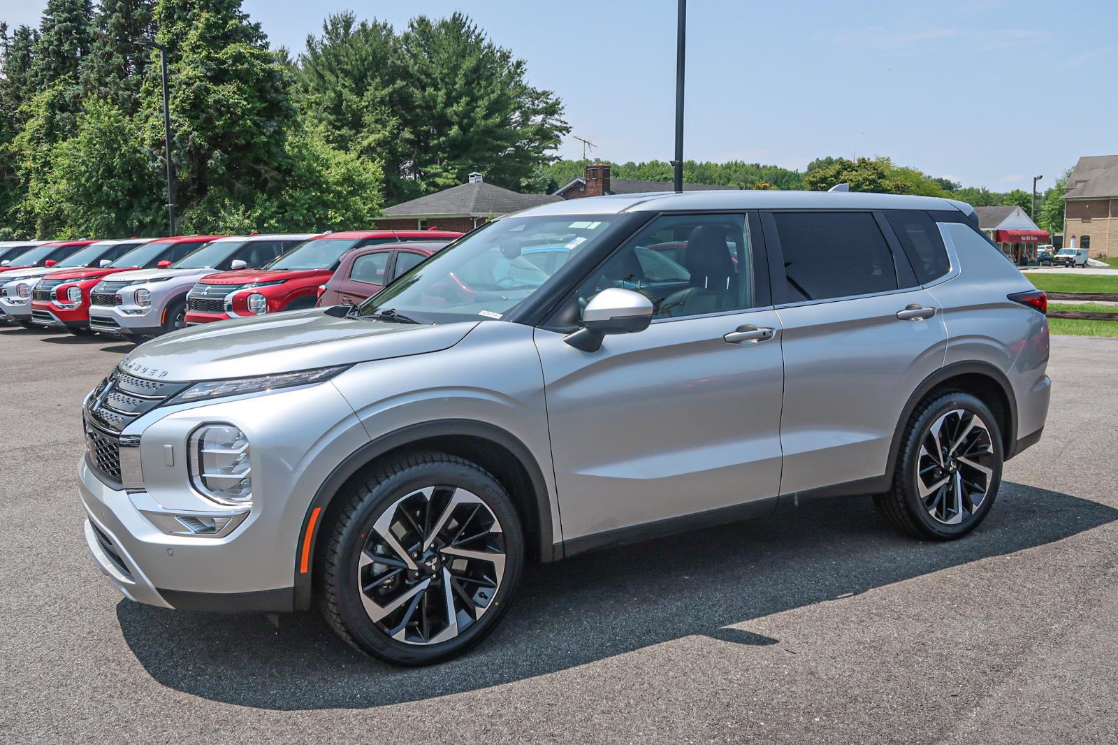 2024 Mitsubishi Outlander SE