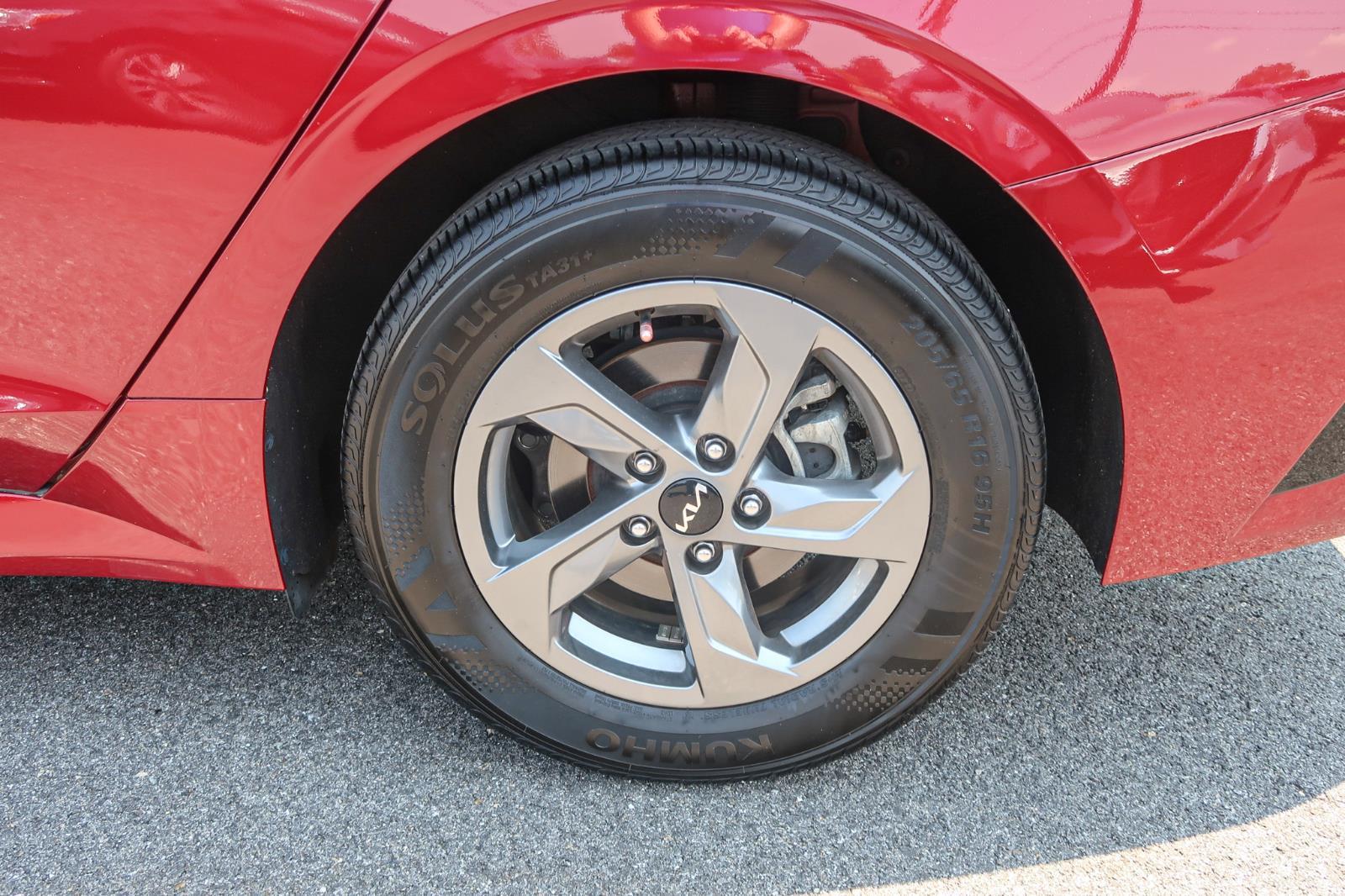 2022 Kia K5 LXS