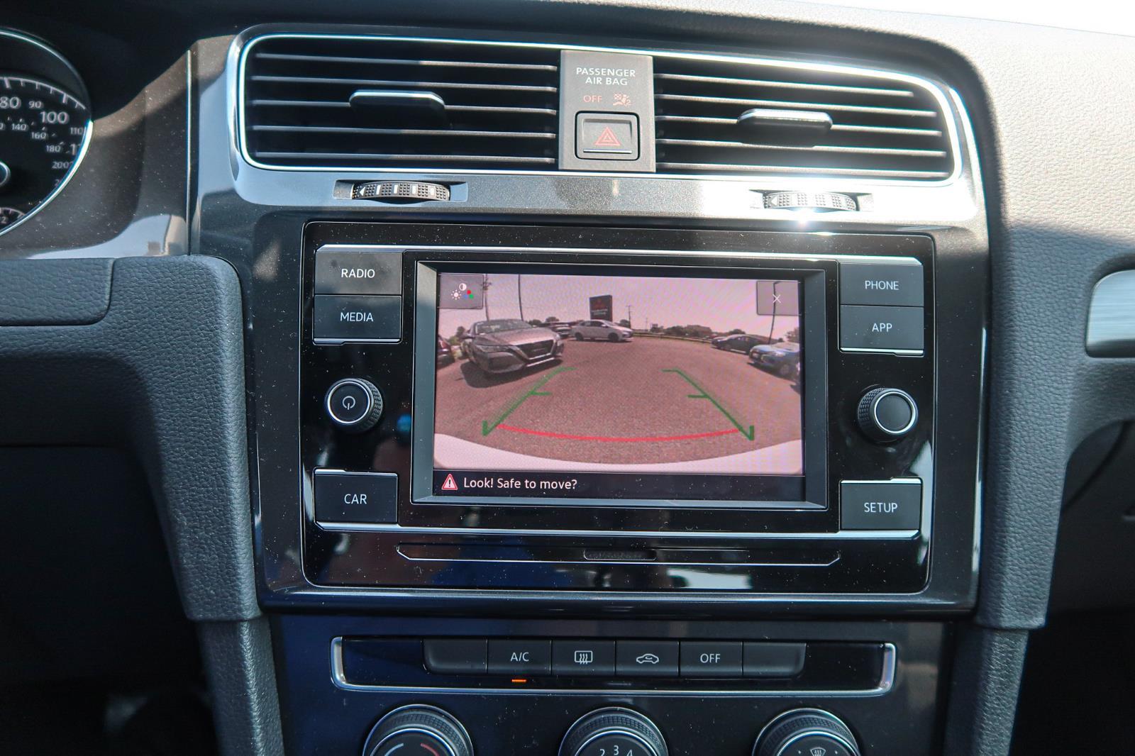 2018 Volkswagen Golf TSI SE