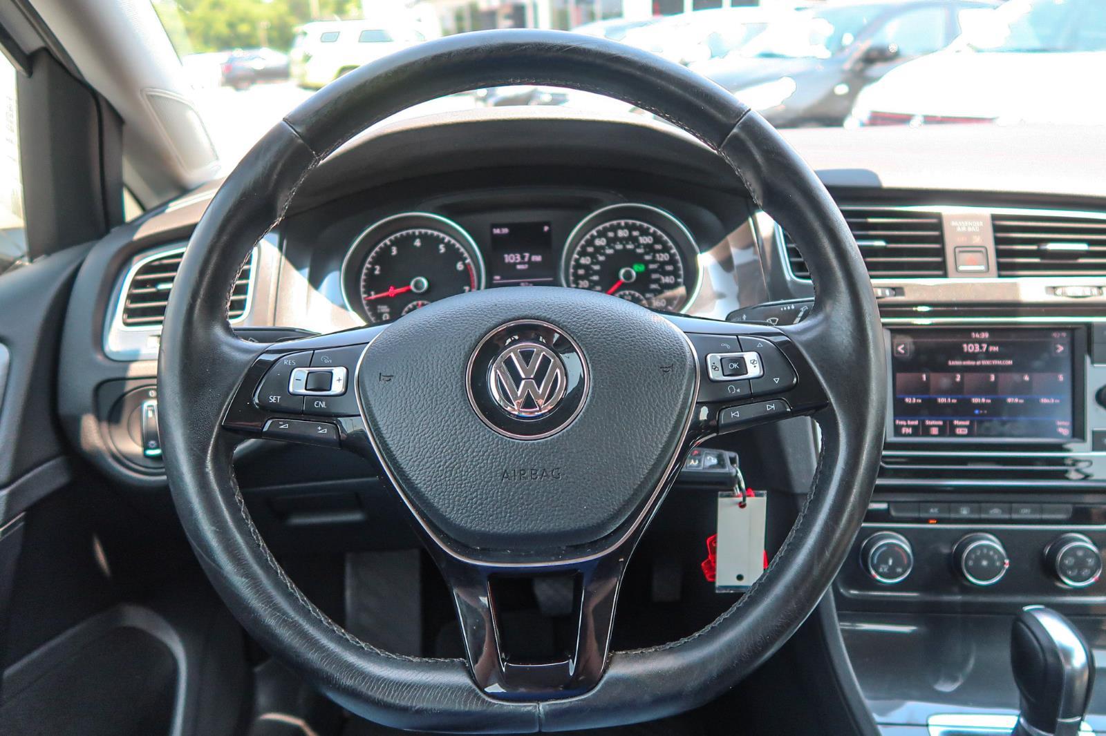 2018 Volkswagen Golf TSI SE