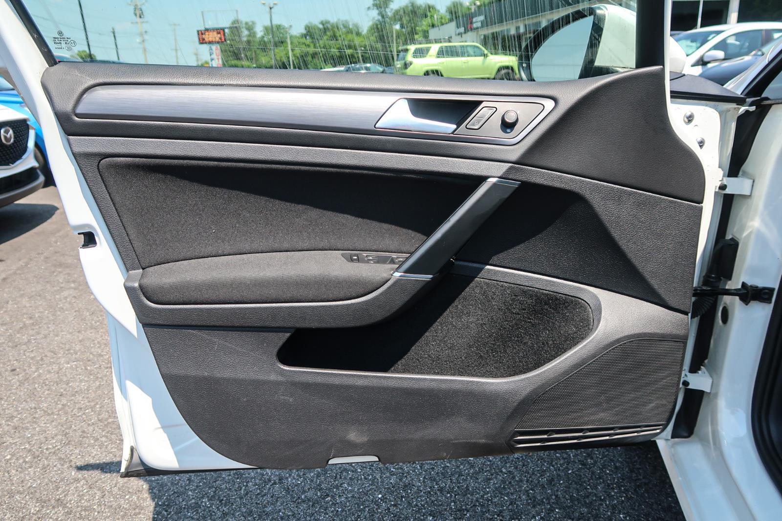 2018 Volkswagen Golf TSI SE