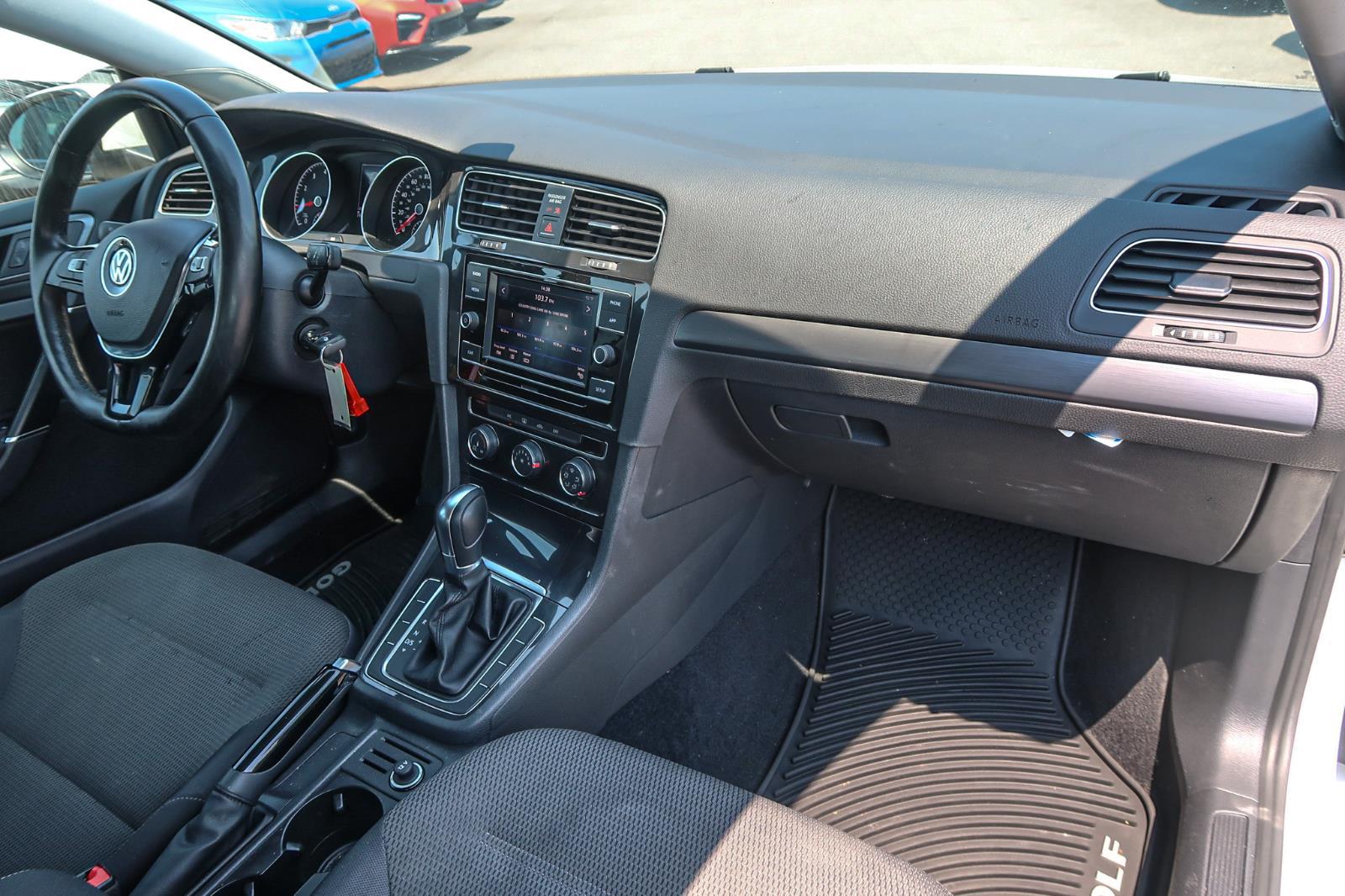 2018 Volkswagen Golf TSI SE