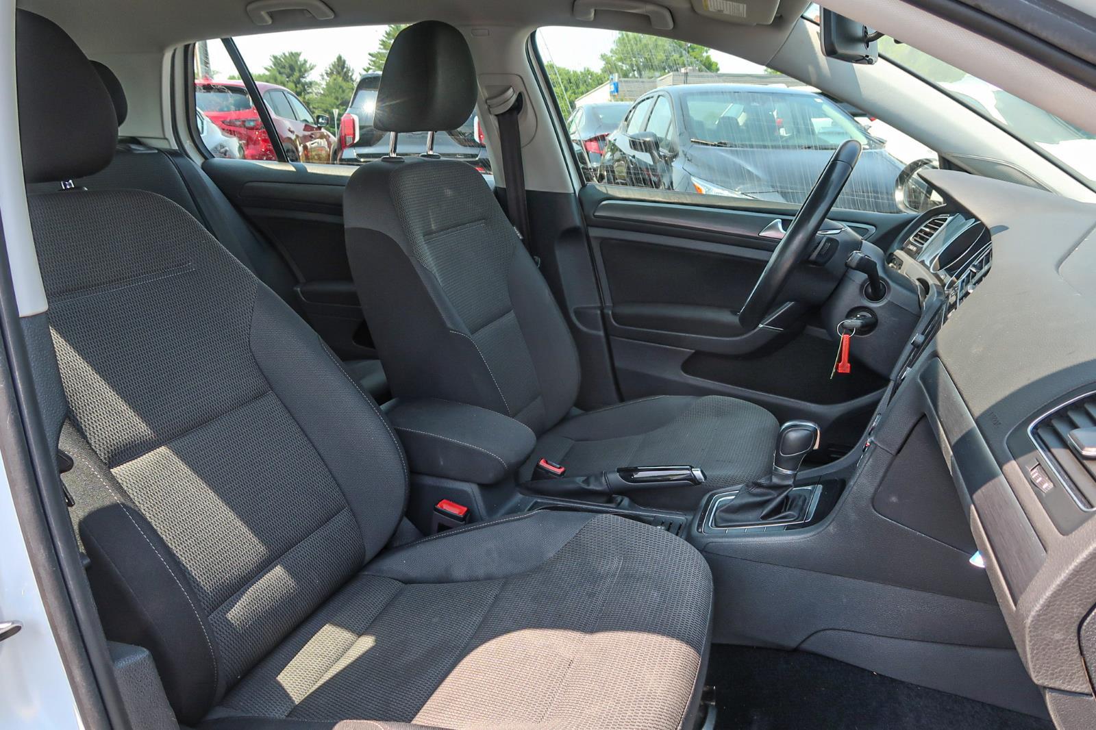 2018 Volkswagen Golf TSI SE