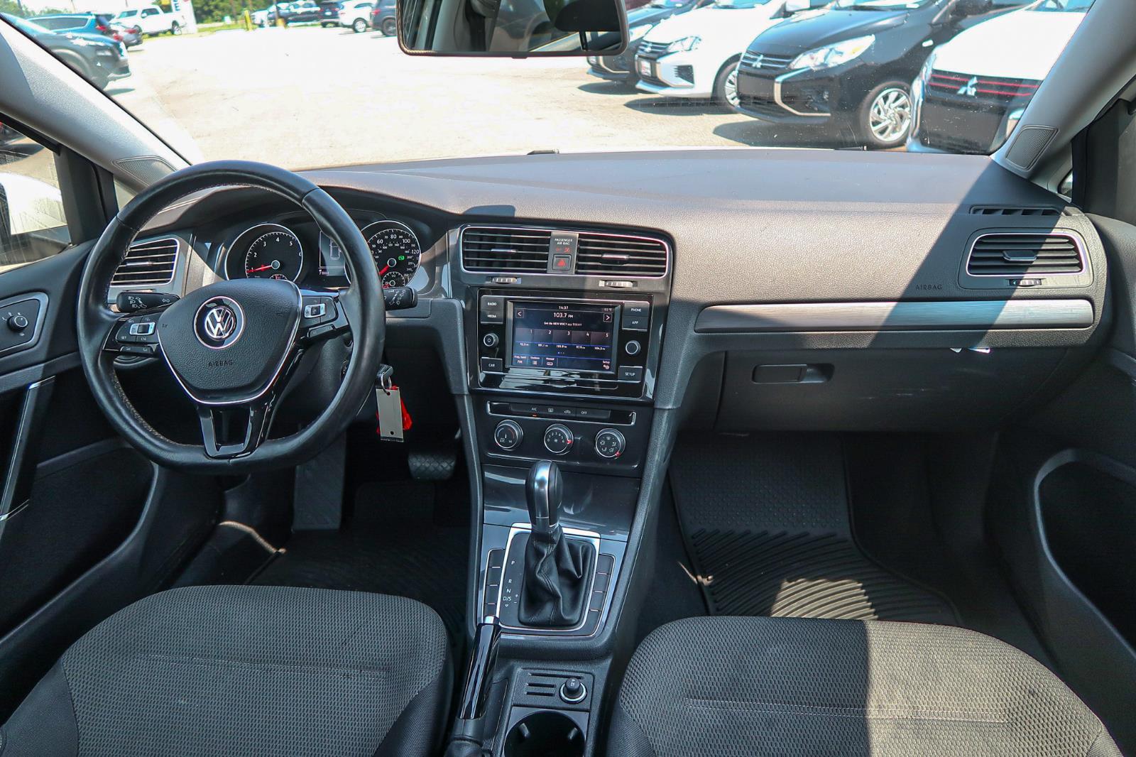 2018 Volkswagen Golf TSI SE