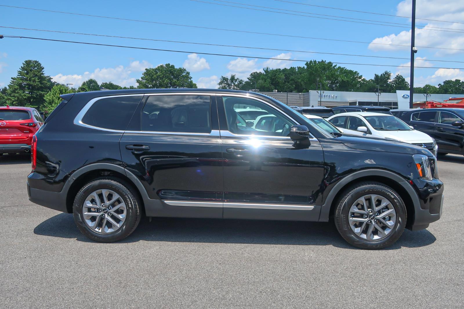 2023 Kia Telluride LX