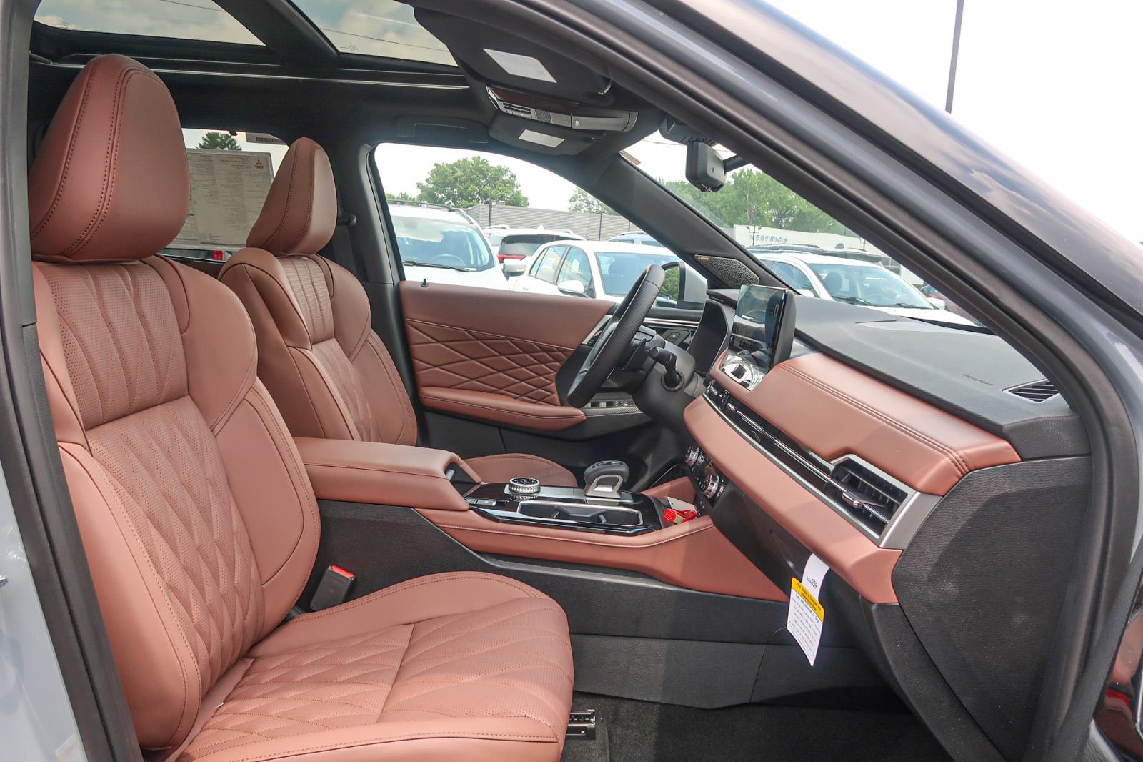 2025 Mitsubishi Outlander SEL