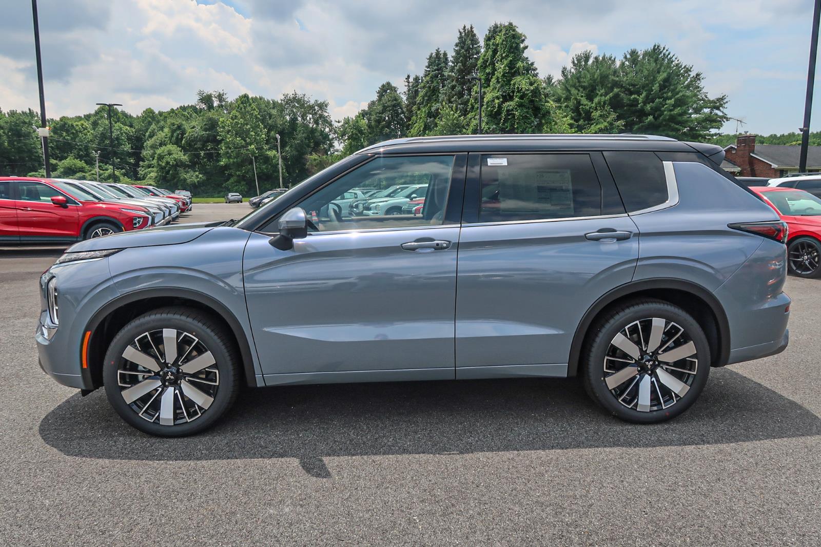 2025 Mitsubishi Outlander SEL