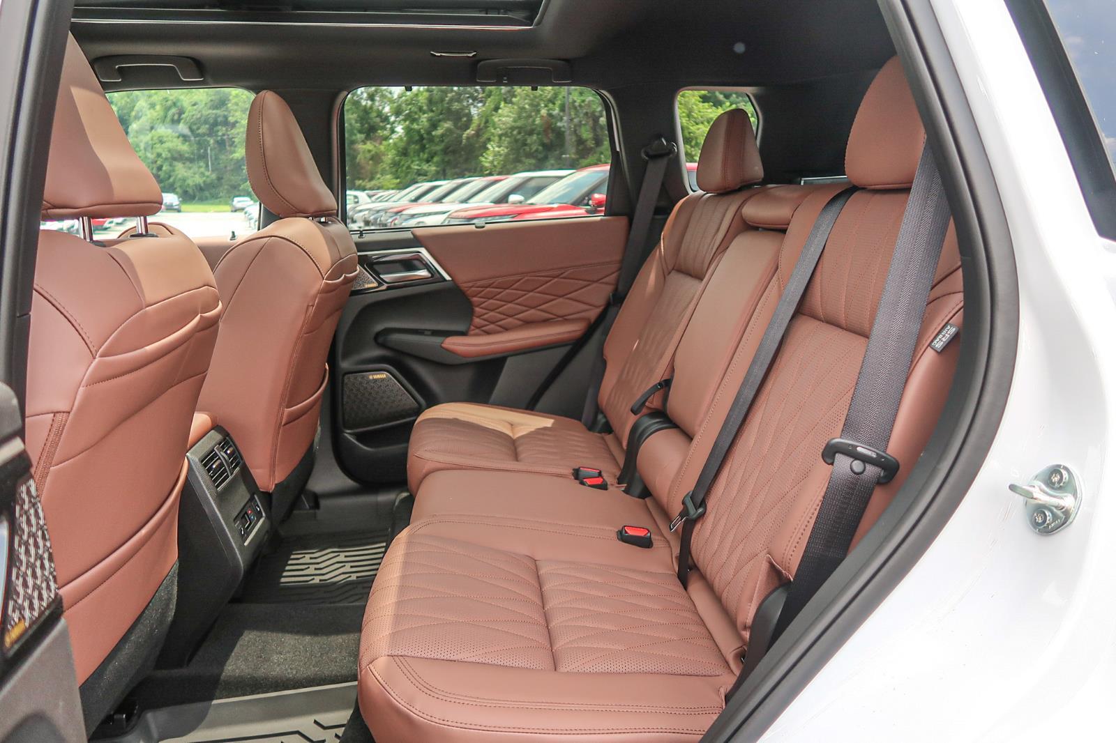 2025 Mitsubishi Outlander SEL