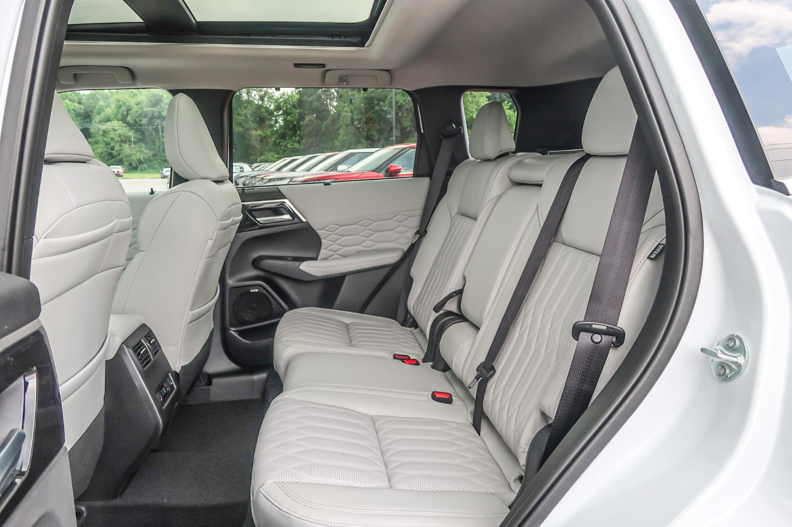 2025 Mitsubishi Outlander SEL
