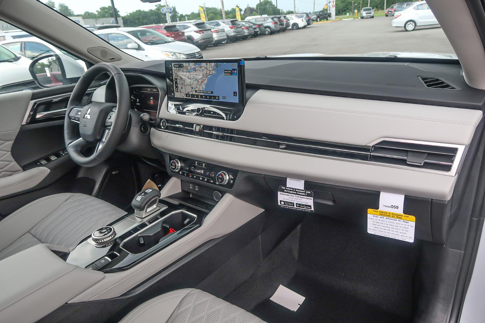 2025 Mitsubishi Outlander SEL