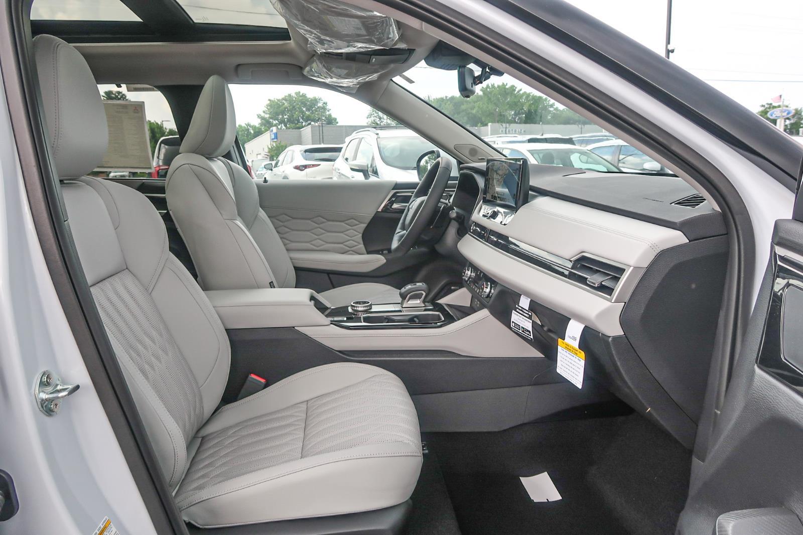 2025 Mitsubishi Outlander SEL