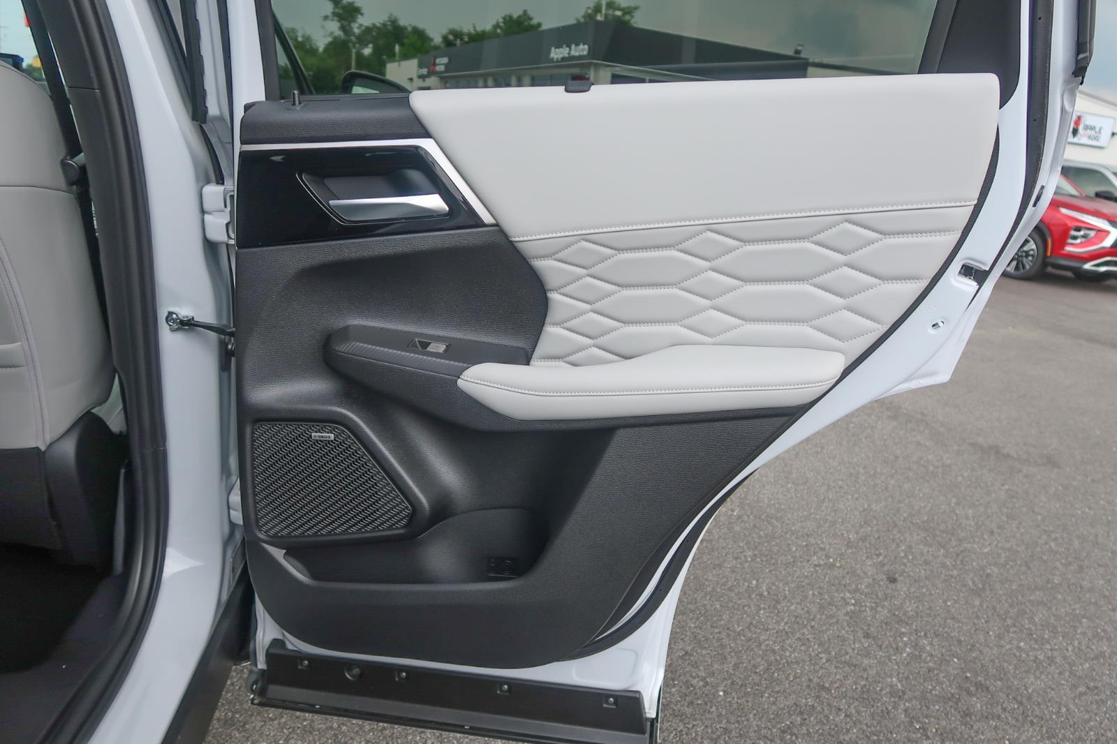 2025 Mitsubishi Outlander SEL