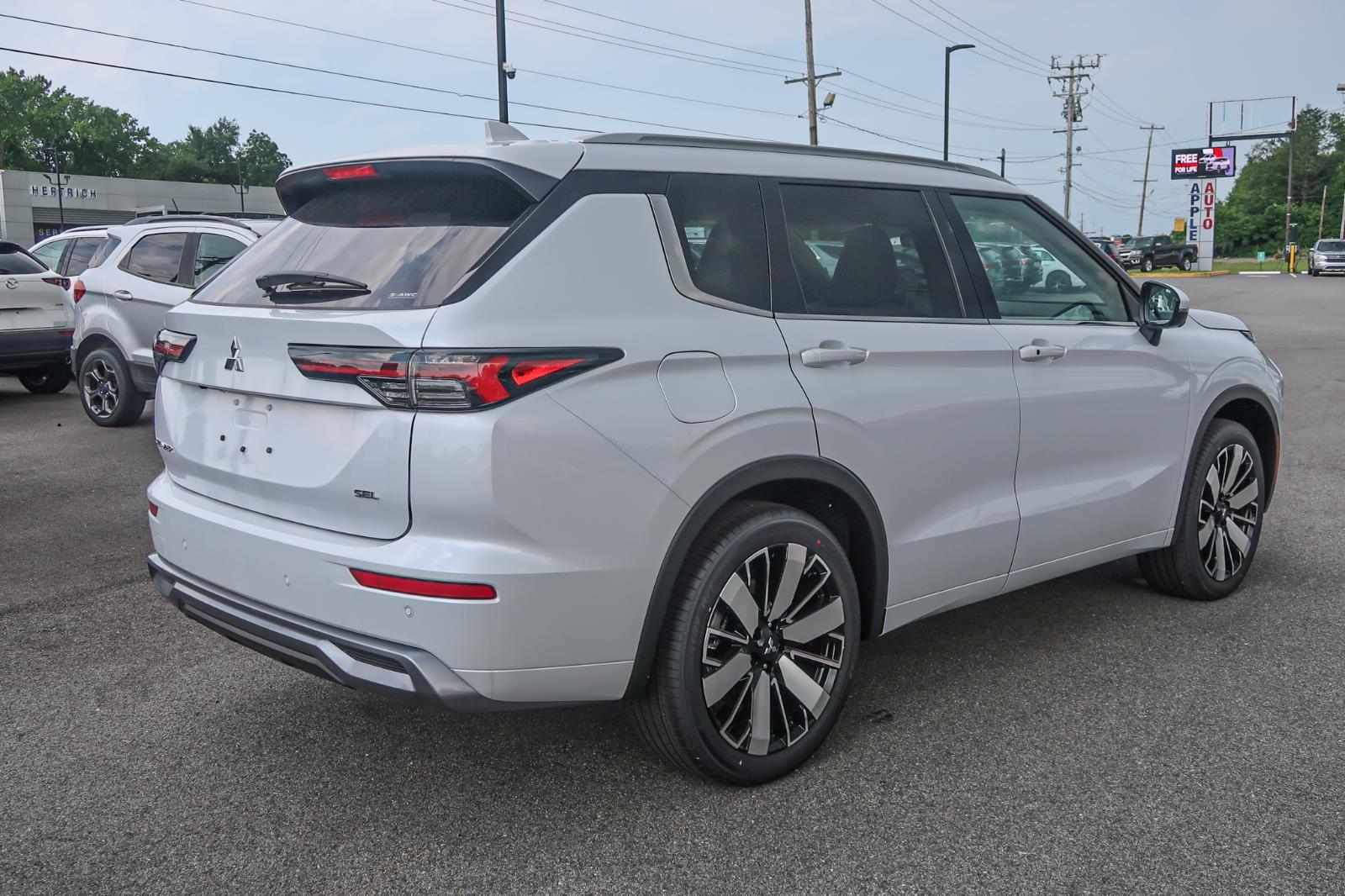2025 Mitsubishi Outlander SEL