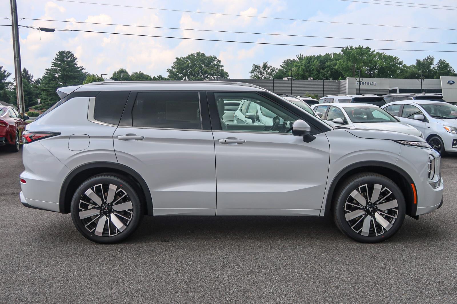 2025 Mitsubishi Outlander SEL