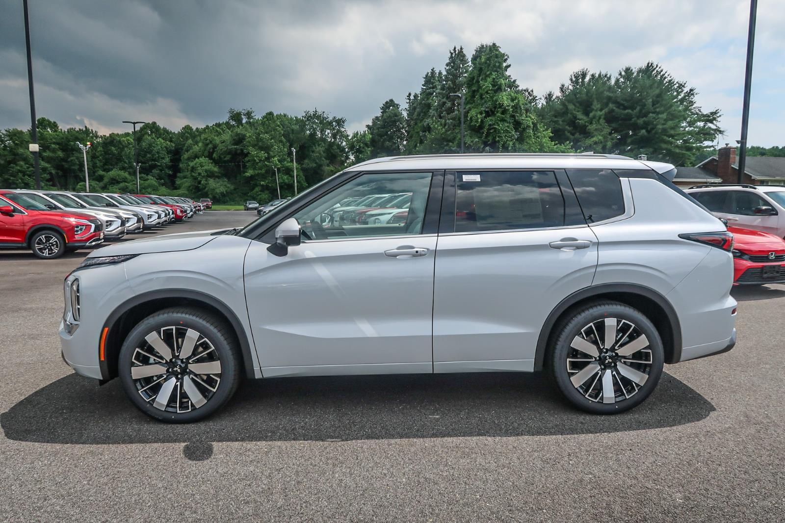 2025 Mitsubishi Outlander SEL