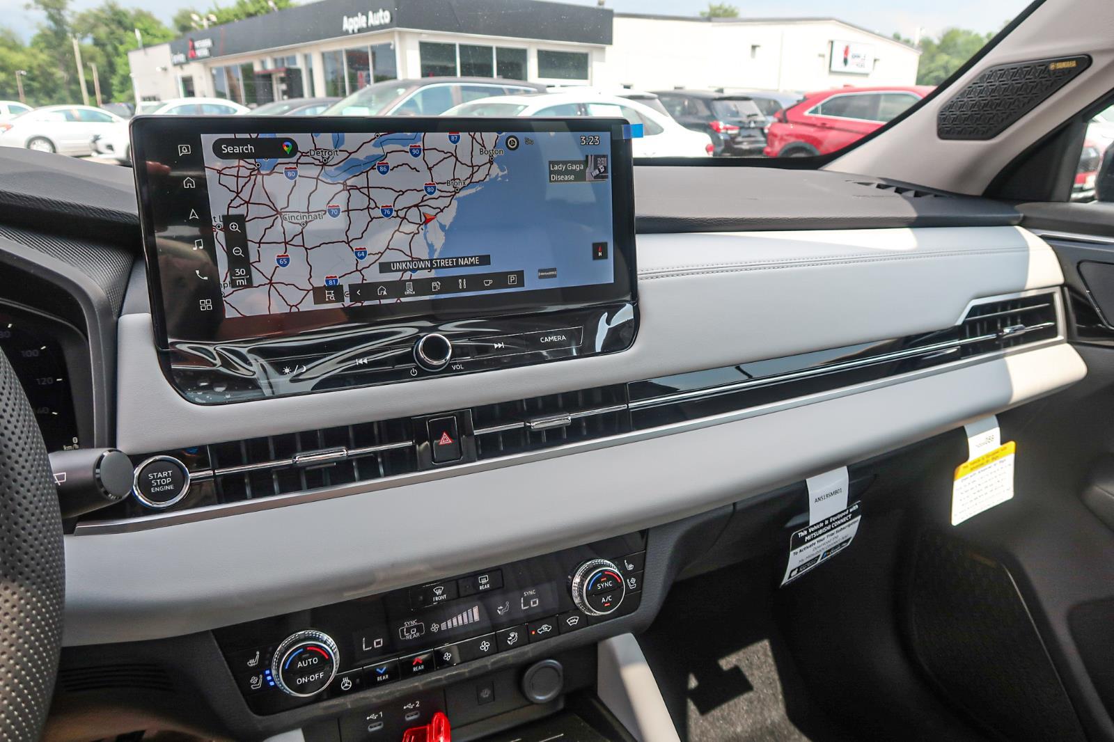 2025 Mitsubishi Outlander SEL Platinum Edition
