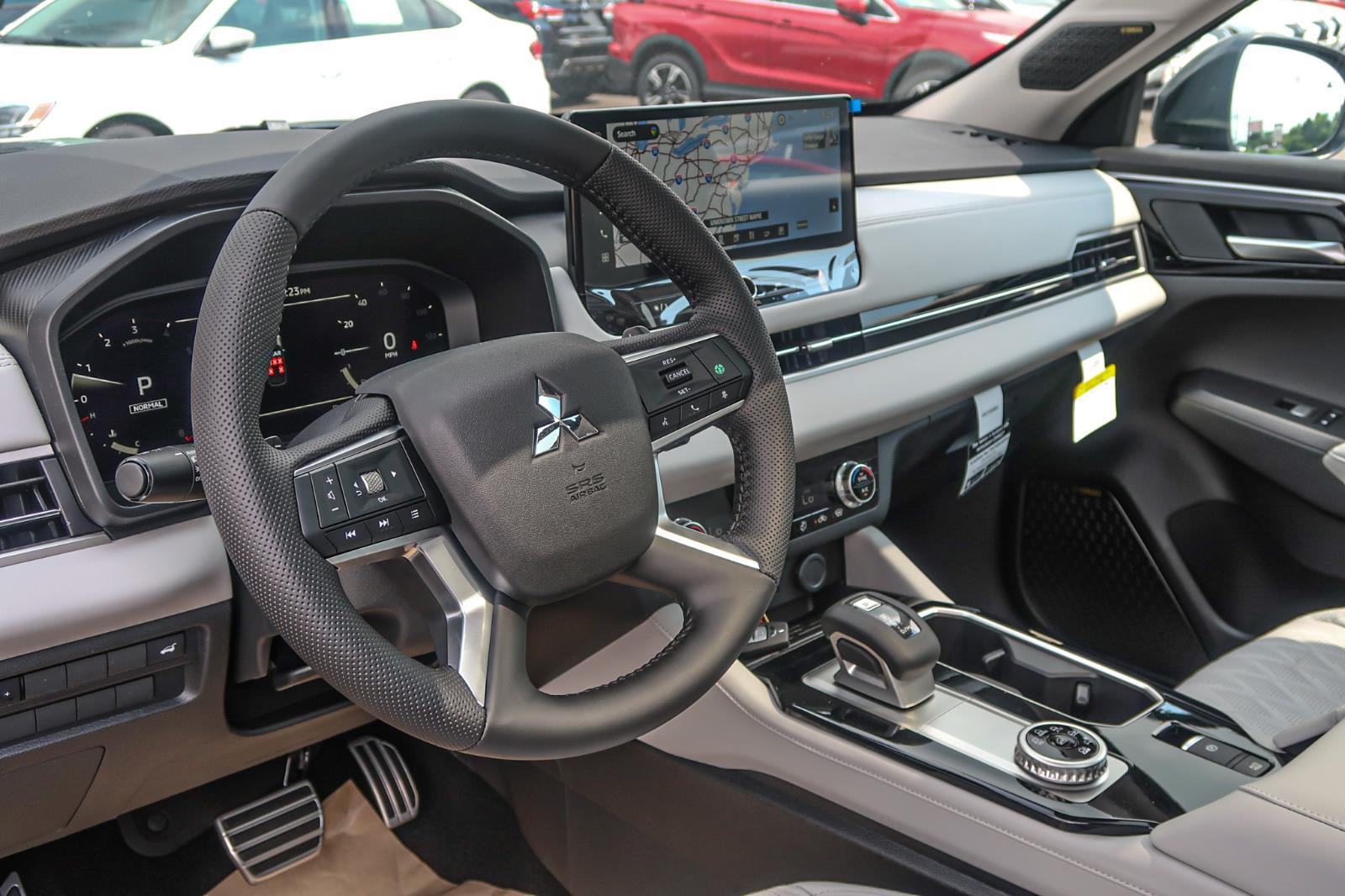 2025 Mitsubishi Outlander SEL Platinum Edition