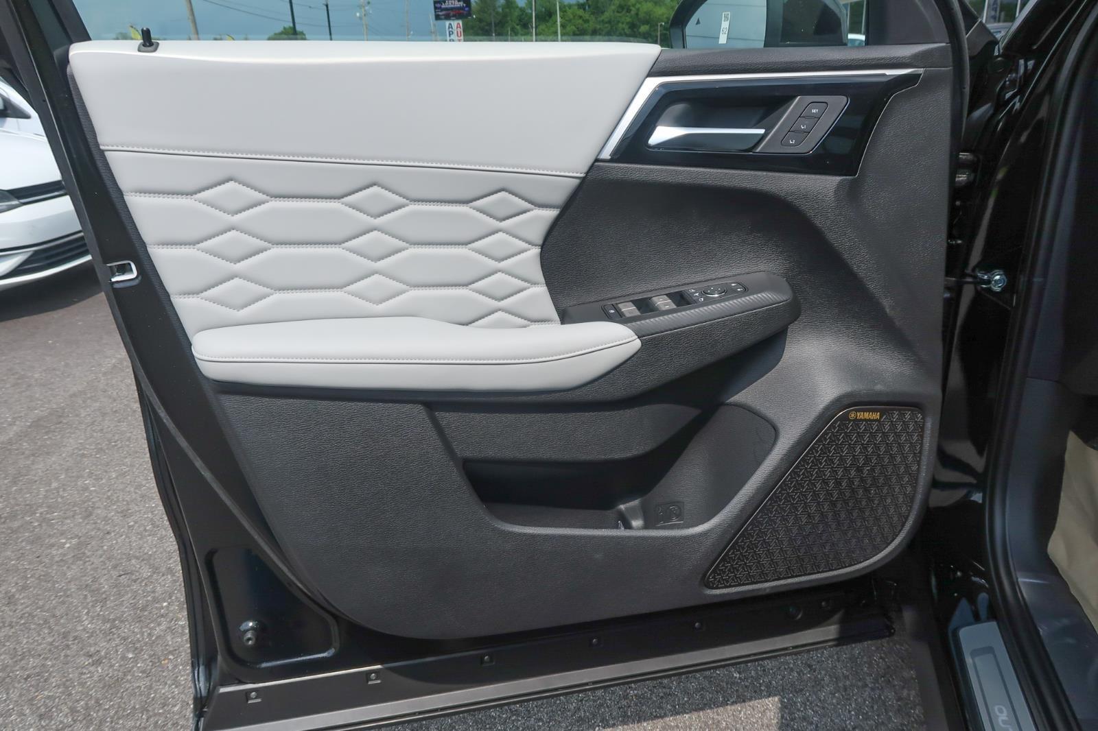 2025 Mitsubishi Outlander SEL Platinum Edition