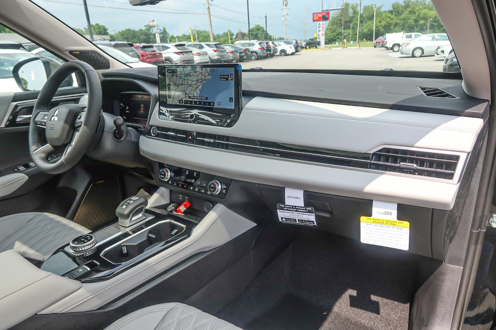 2025 Mitsubishi Outlander SEL Platinum Edition
