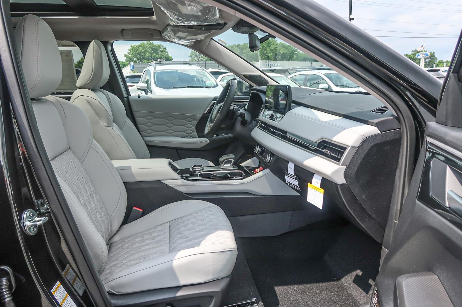 2025 Mitsubishi Outlander SEL Platinum Edition