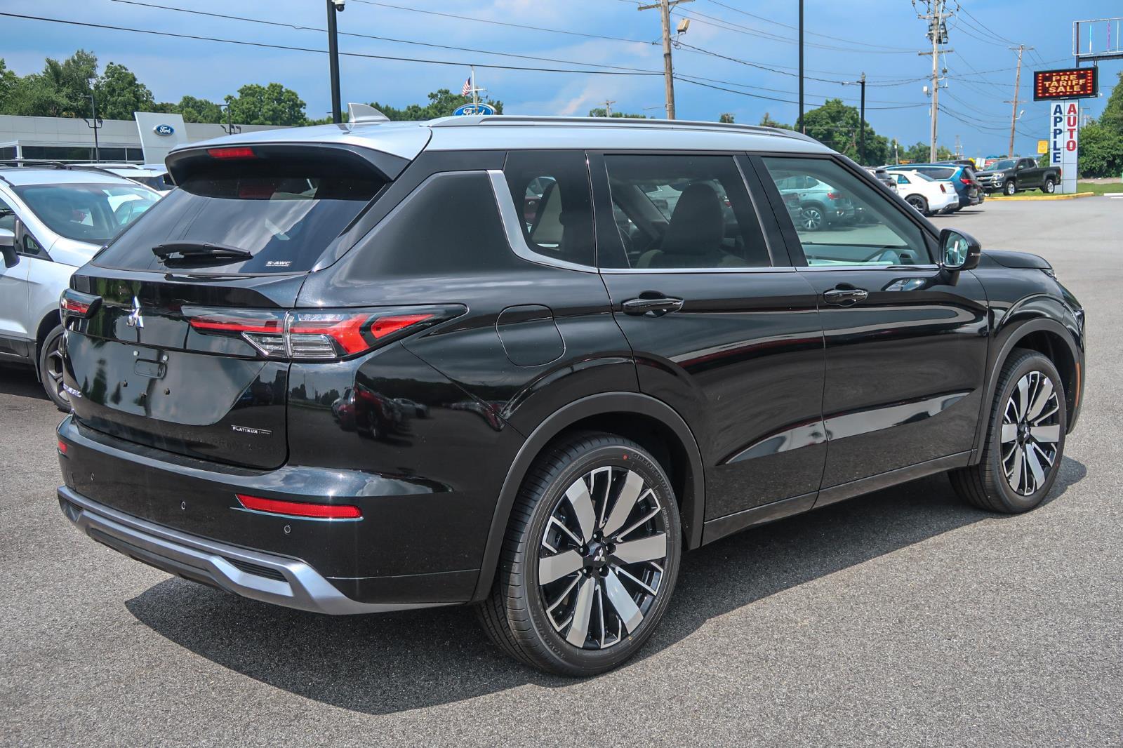 2025 Mitsubishi Outlander SEL Platinum Edition