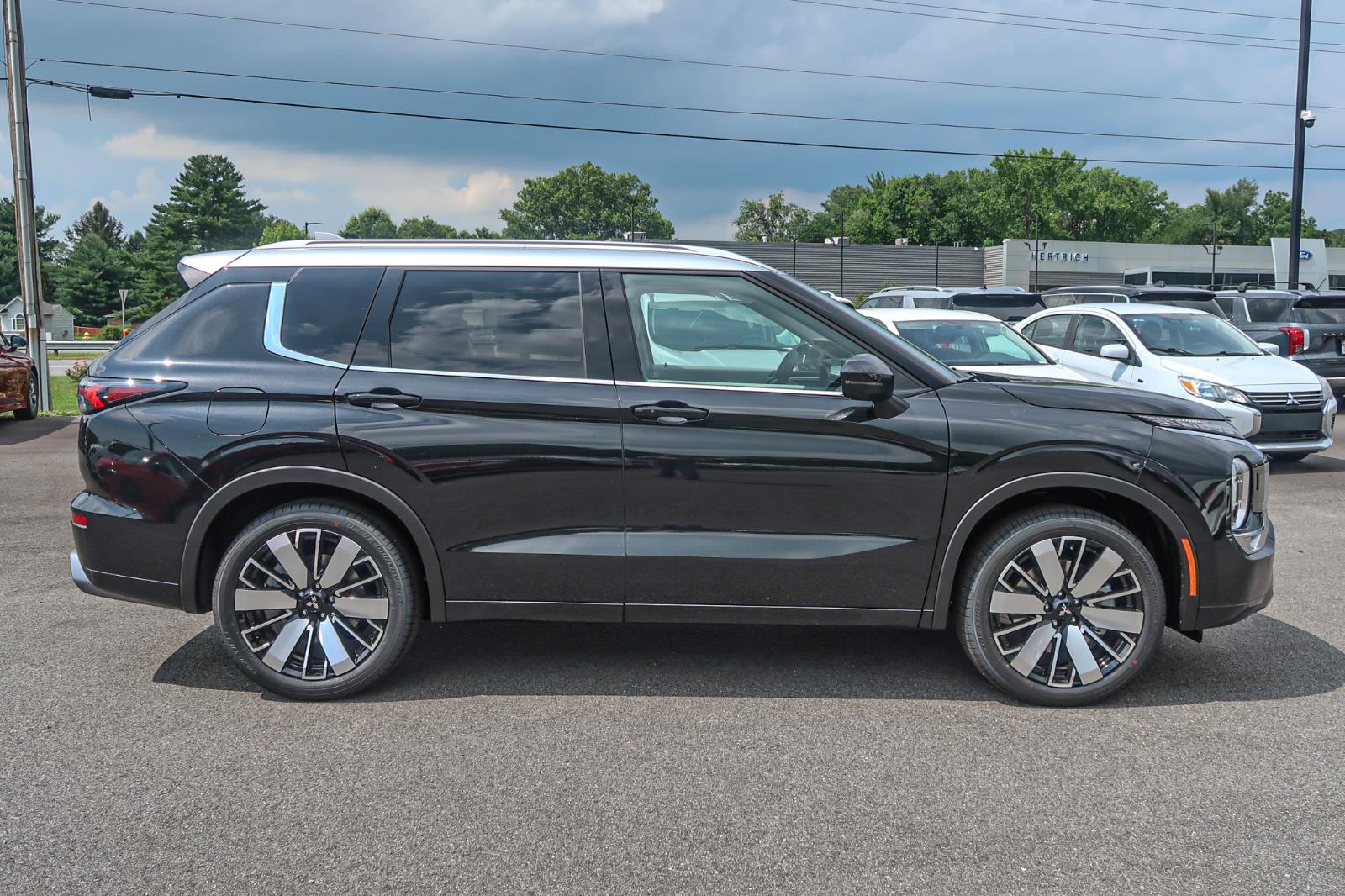 2025 Mitsubishi Outlander SEL Platinum Edition