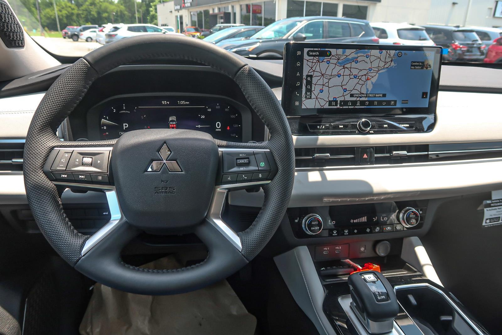 2025 Mitsubishi Outlander SE
