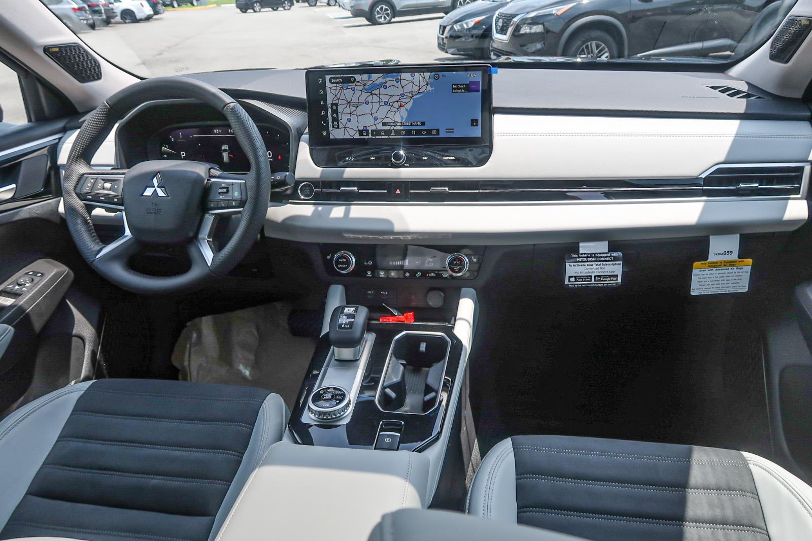 2025 Mitsubishi Outlander SE