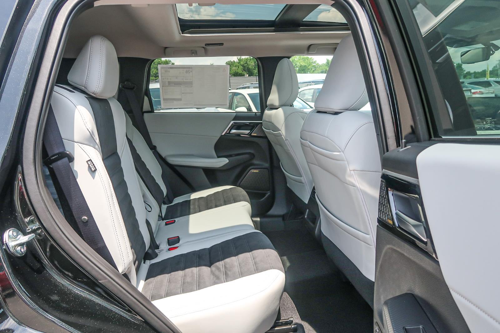 2025 Mitsubishi Outlander SE