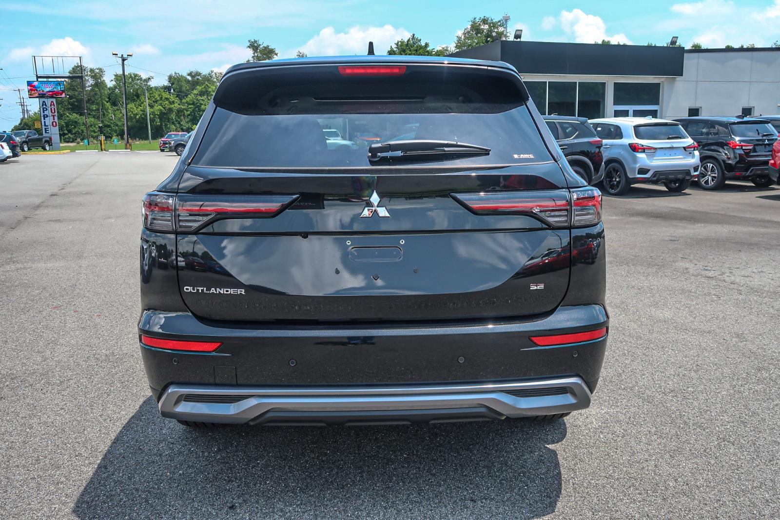 2025 Mitsubishi Outlander SE