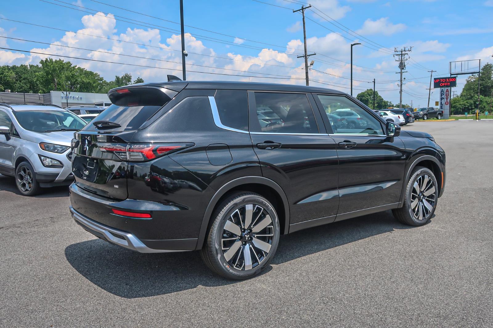 2025 Mitsubishi Outlander SE