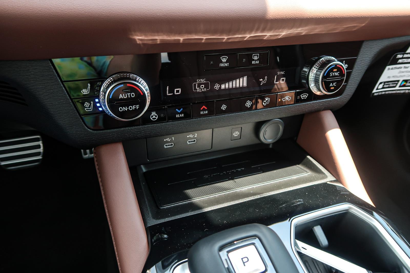 2025 Mitsubishi Outlander SEL