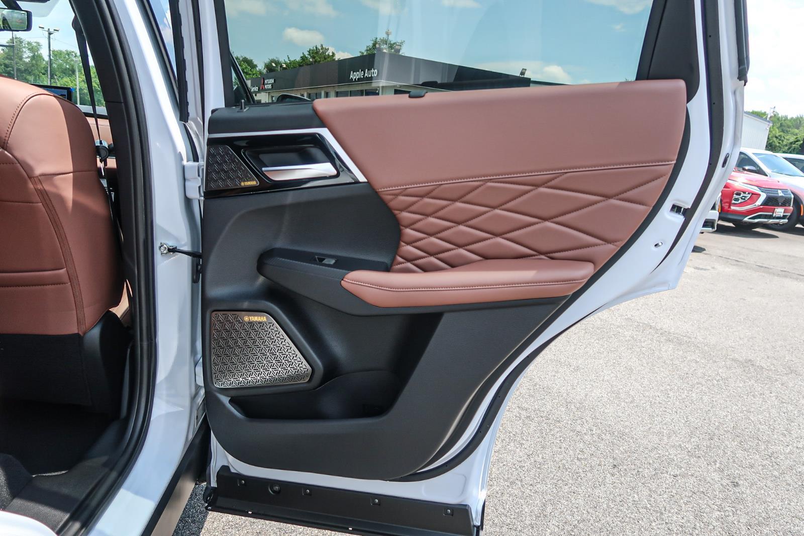 2025 Mitsubishi Outlander SEL