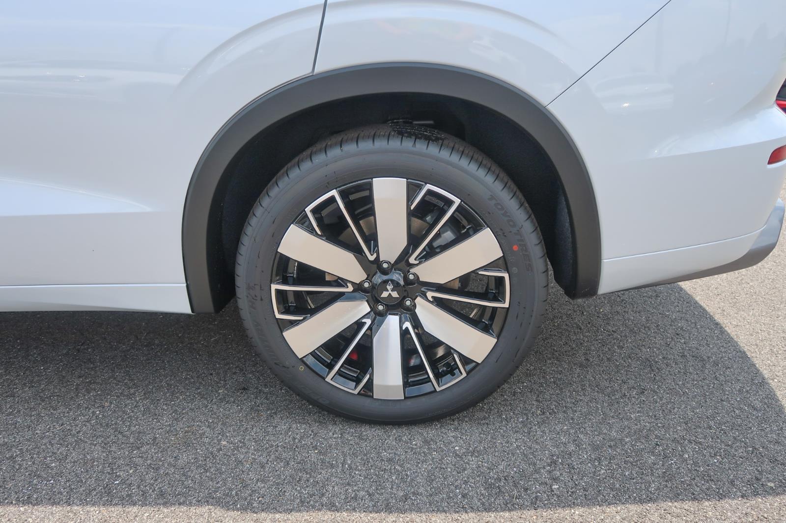 2025 Mitsubishi Outlander SEL