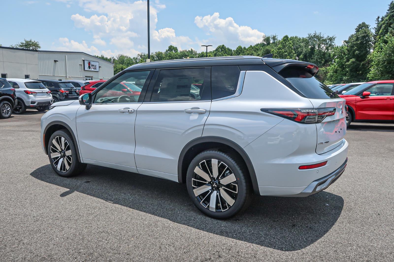 2025 Mitsubishi Outlander SEL