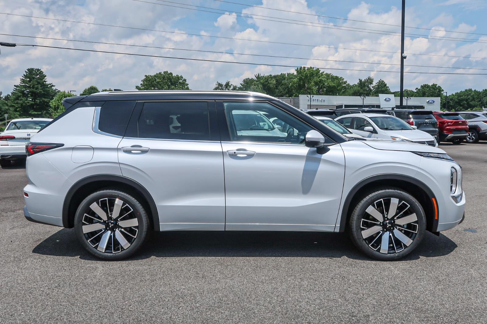 2025 Mitsubishi Outlander SEL