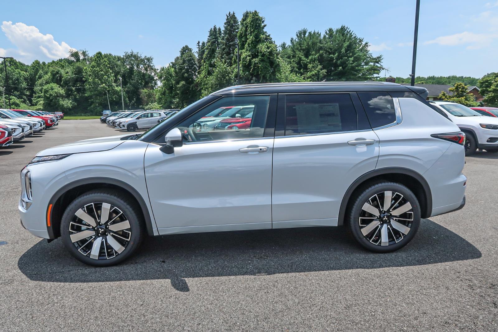 2025 Mitsubishi Outlander SEL