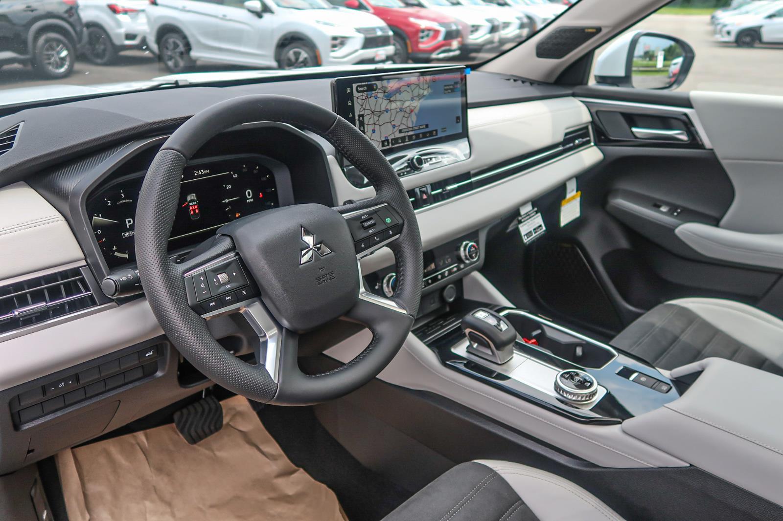 2025 Mitsubishi Outlander SE