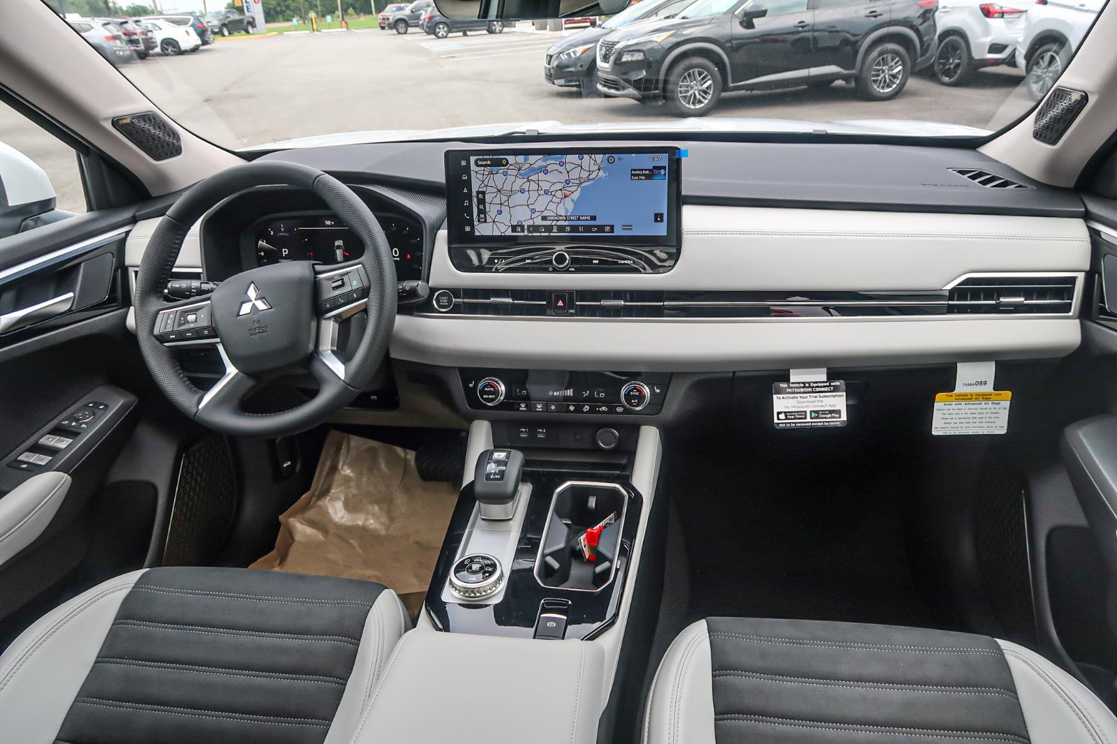 2025 Mitsubishi Outlander SE