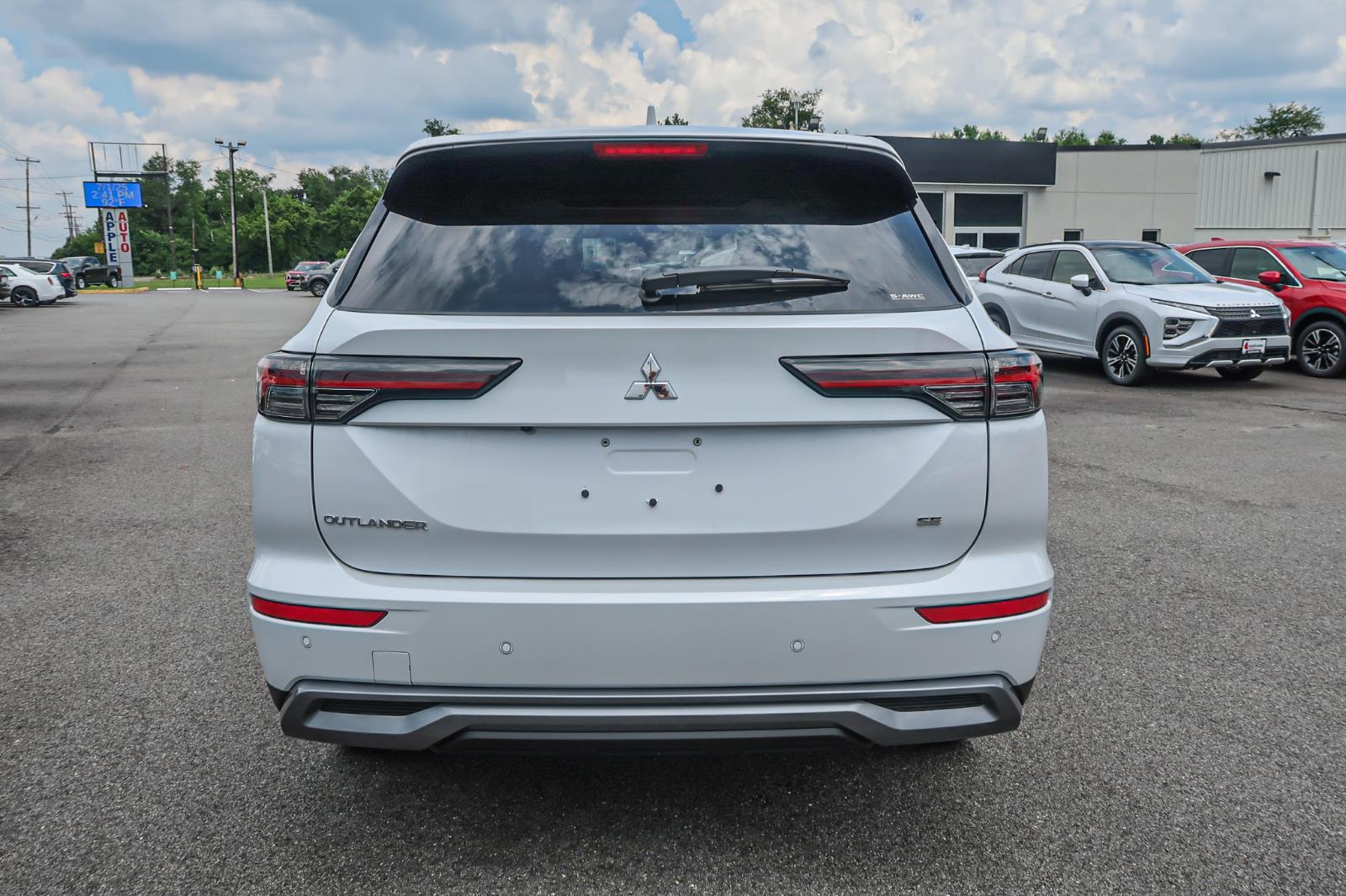 2025 Mitsubishi Outlander SE