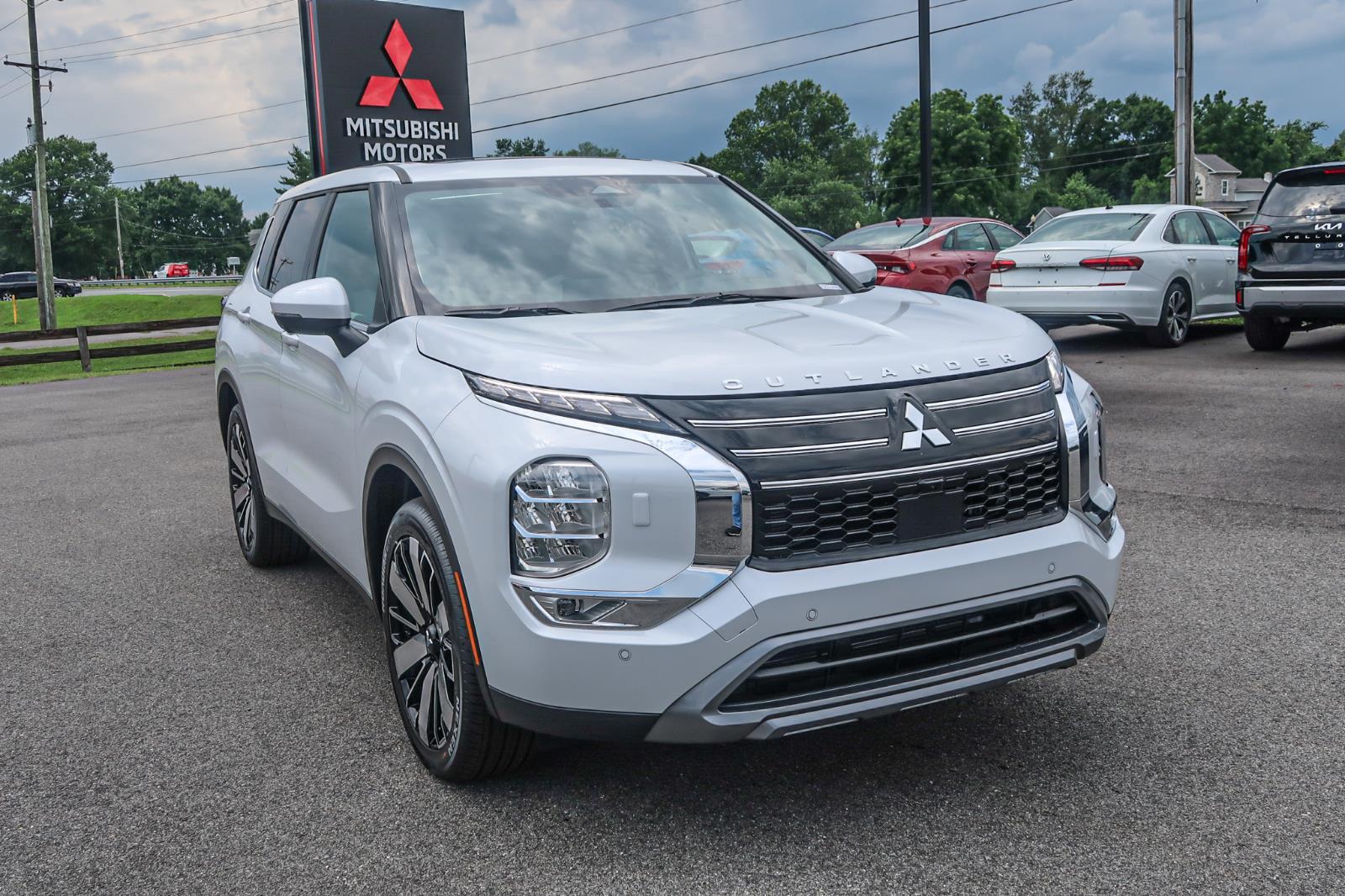 2025 Mitsubishi Outlander SE