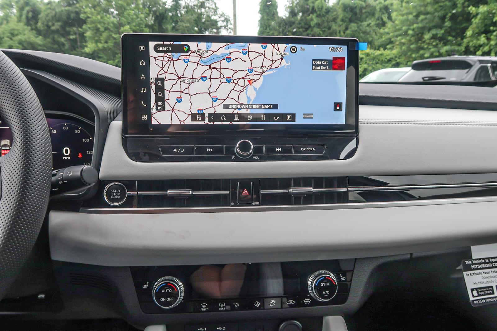 2025 Mitsubishi Outlander SE