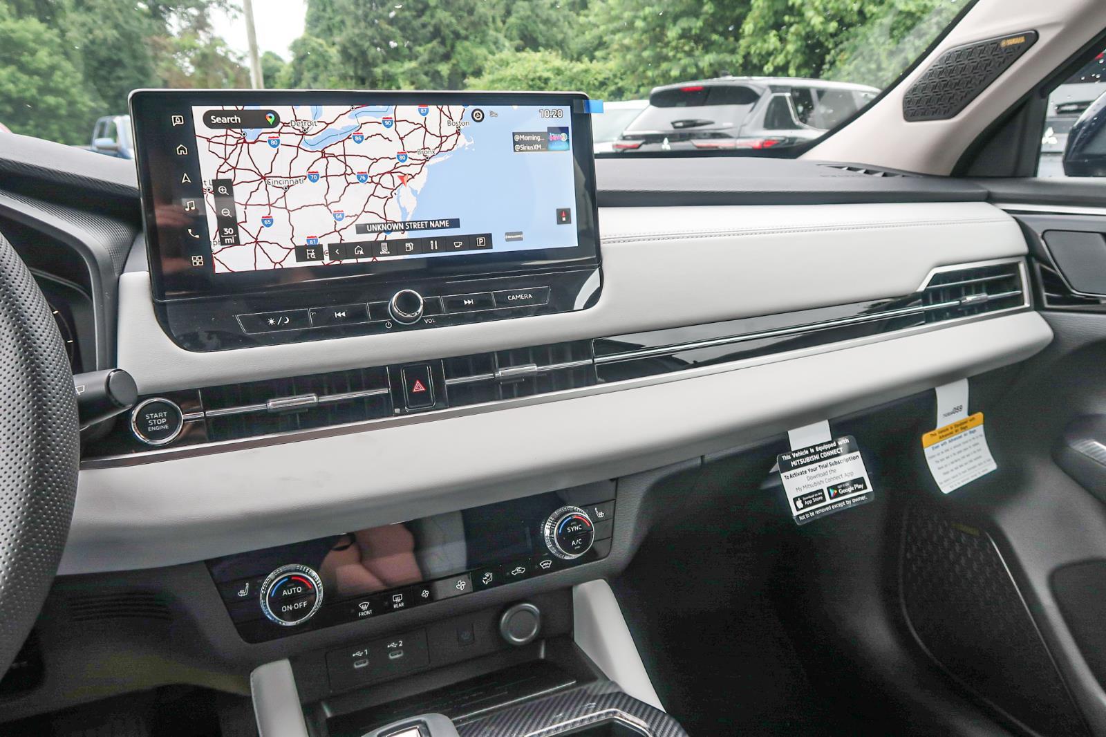 2025 Mitsubishi Outlander SE