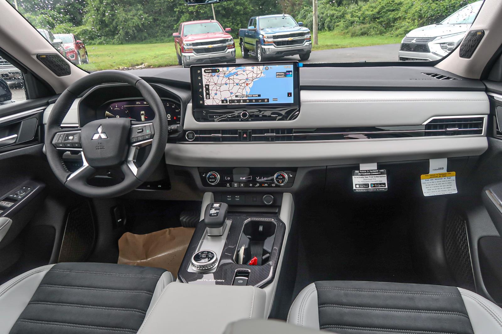 2025 Mitsubishi Outlander SE