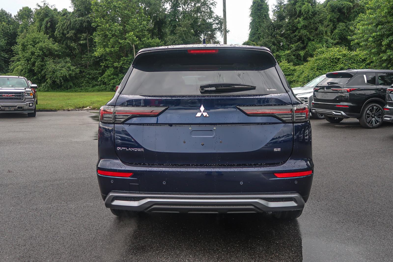 2025 Mitsubishi Outlander SE