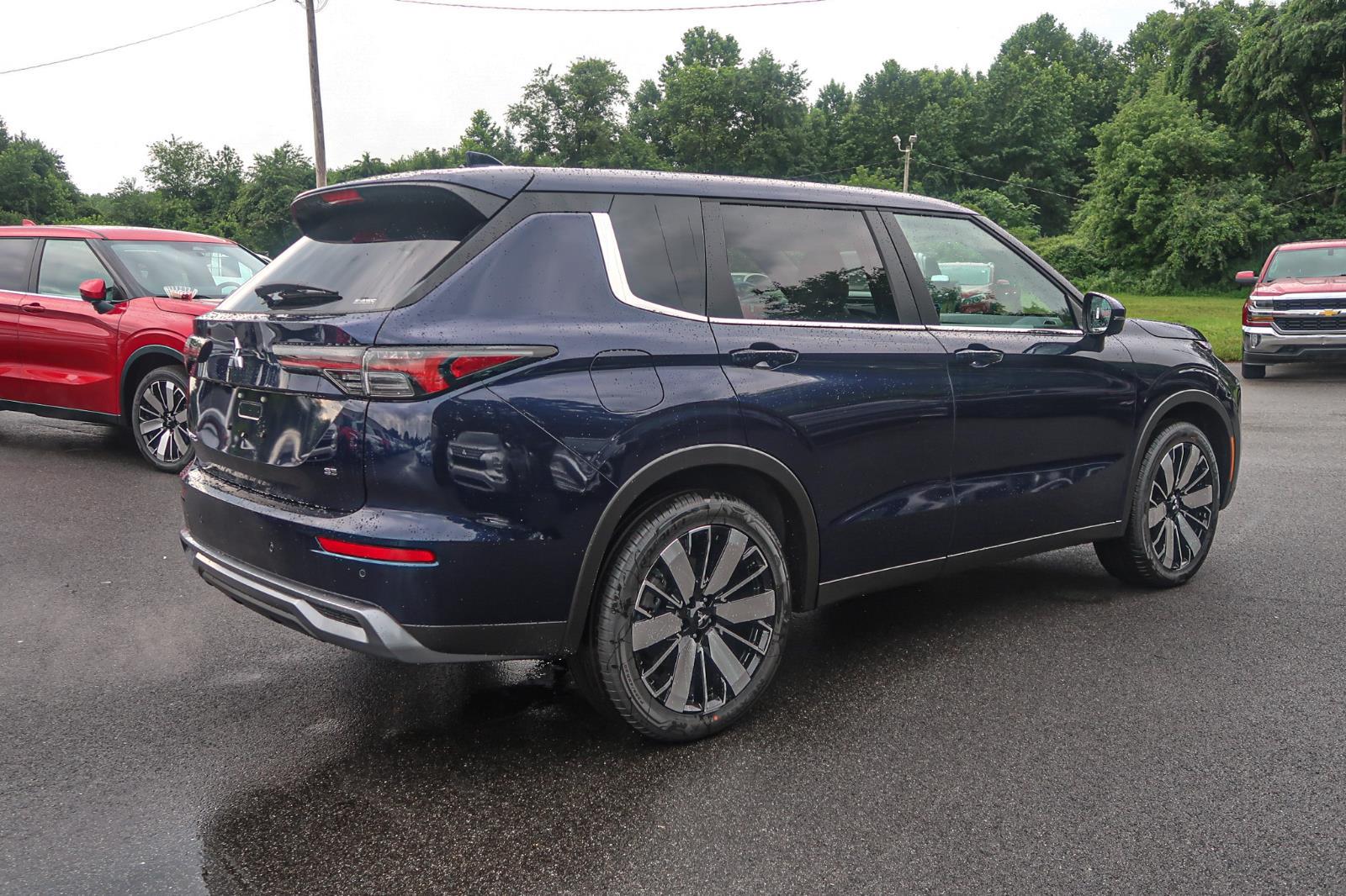 2025 Mitsubishi Outlander SE