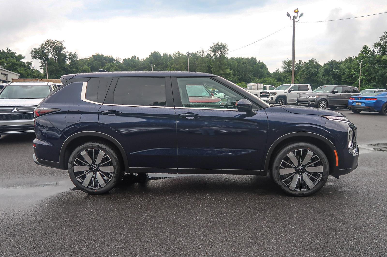 2025 Mitsubishi Outlander SE