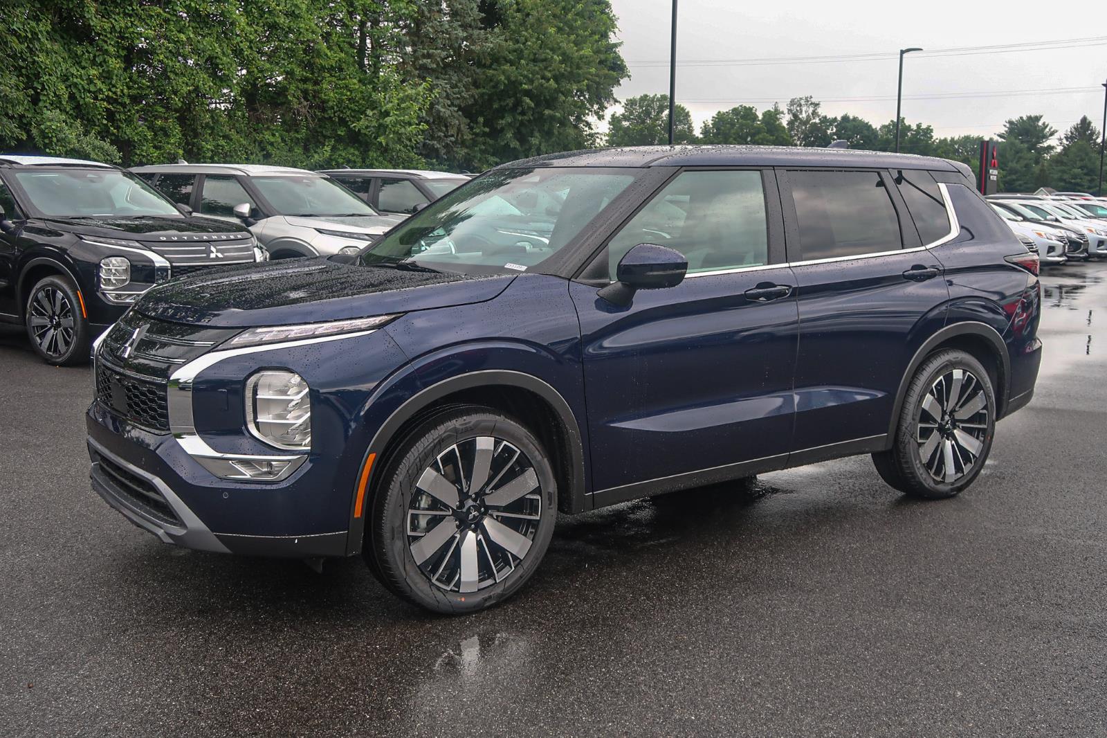 2025 Mitsubishi Outlander SE