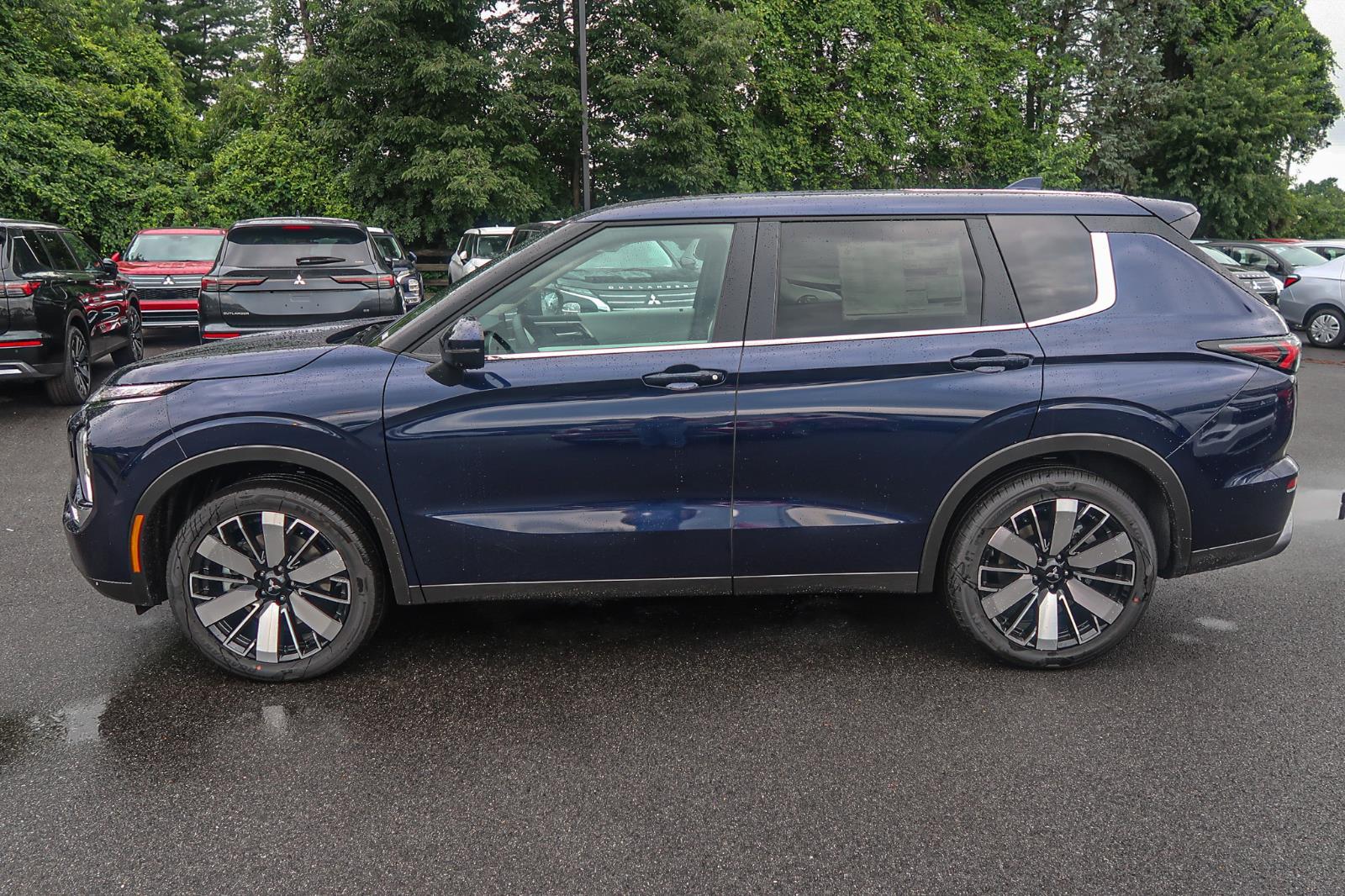 2025 Mitsubishi Outlander SE