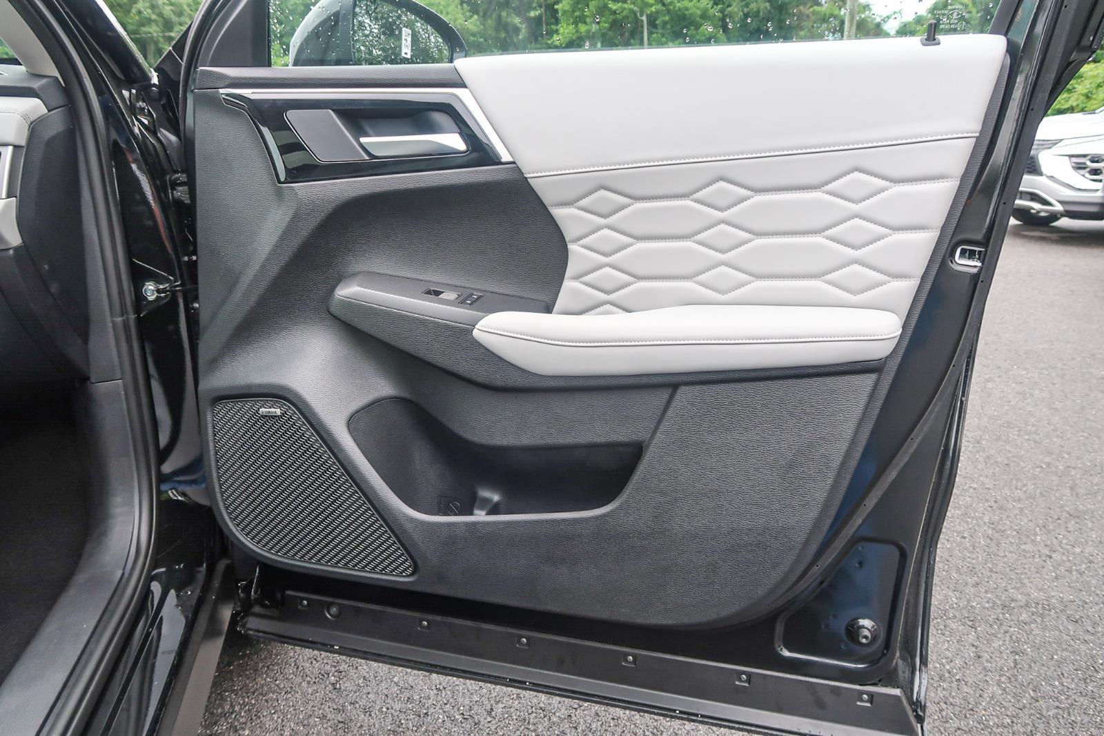 2025 Mitsubishi Outlander SEL